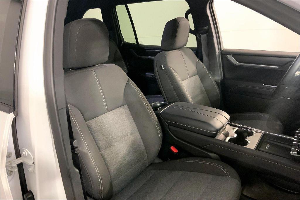 used 2025 GMC Acadia car, priced at $34,300