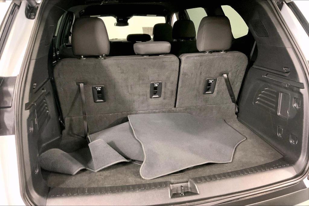 used 2025 GMC Acadia car, priced at $34,300