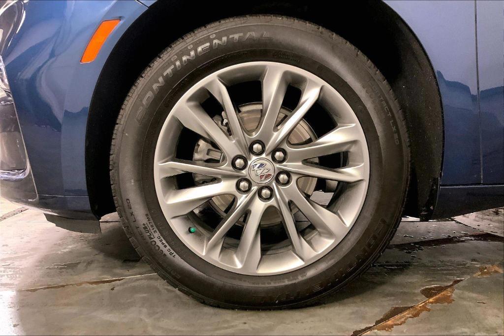 used 2023 Buick Enclave car, priced at $38,000