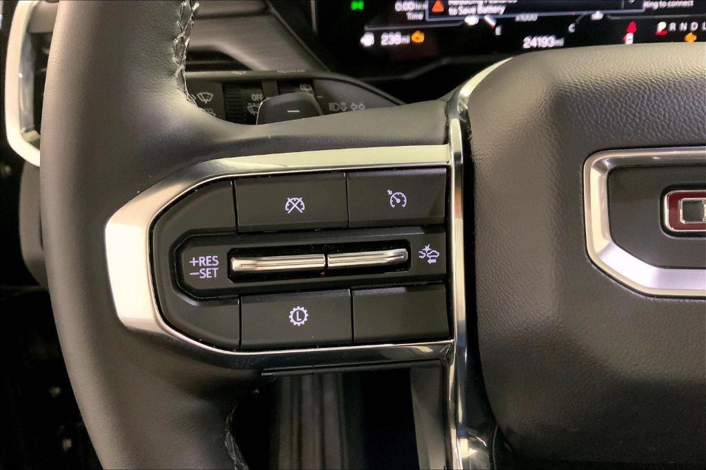 used 2025 GMC Acadia car, priced at $28,300