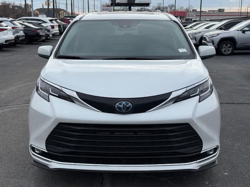 used 2023 Toyota Sienna car, priced at $41,960