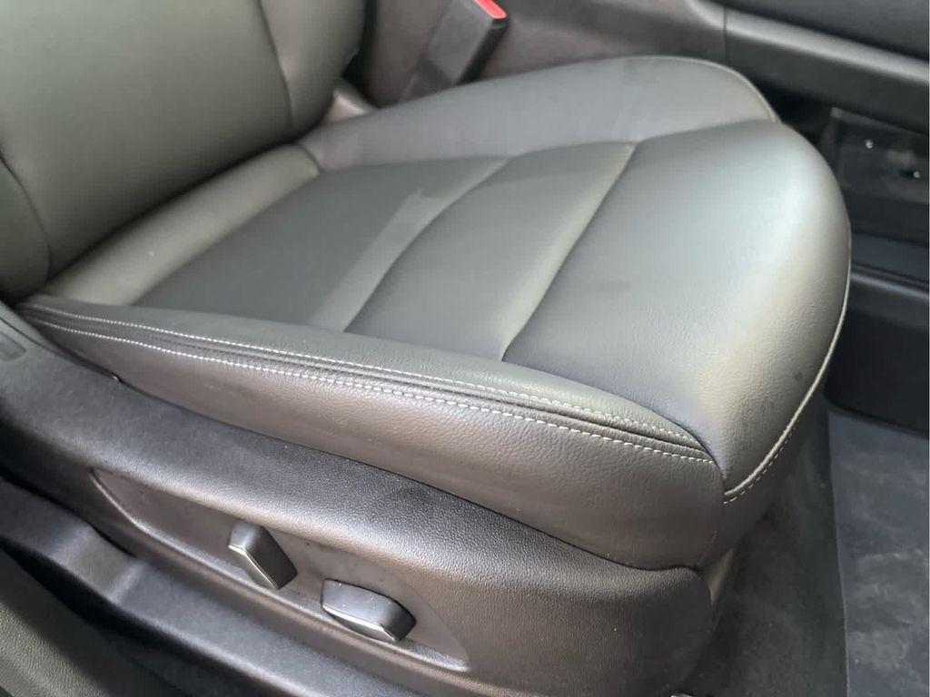 used 2024 Cadillac XT6 car, priced at $37,995