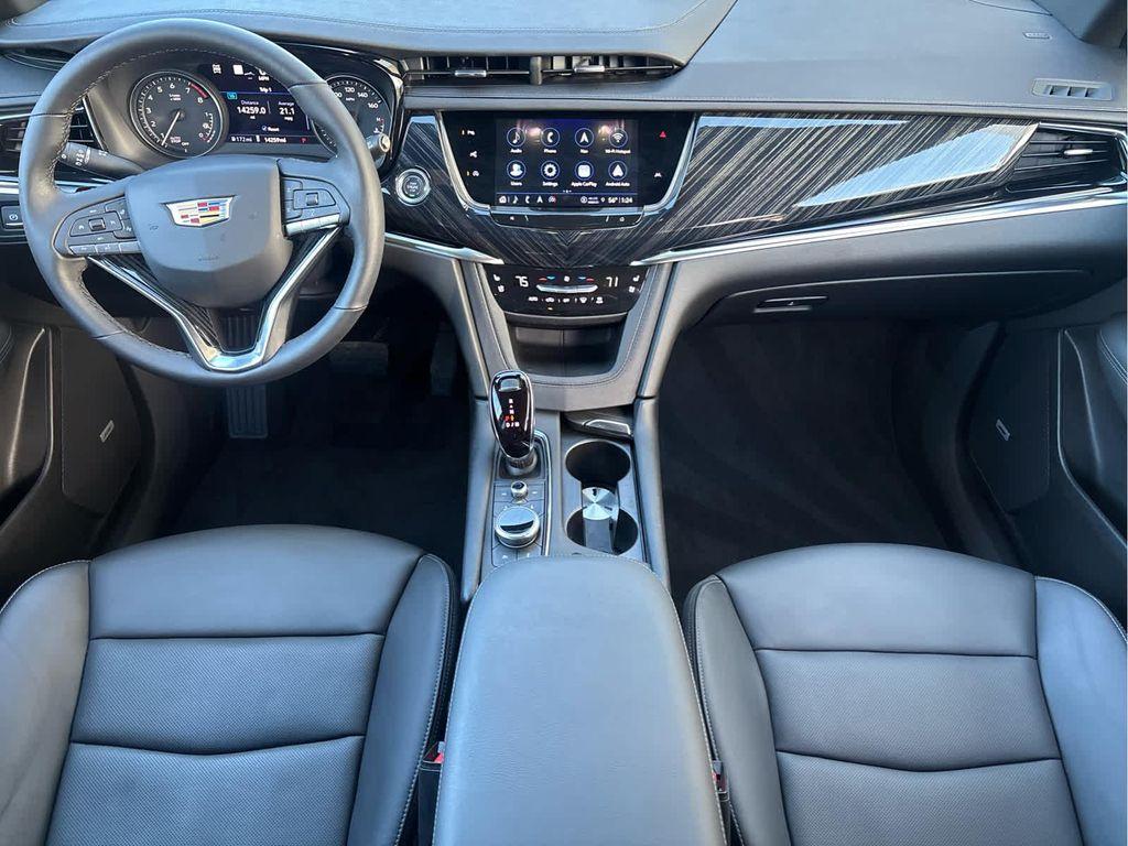 used 2025 Cadillac XT6 car, priced at $49,977