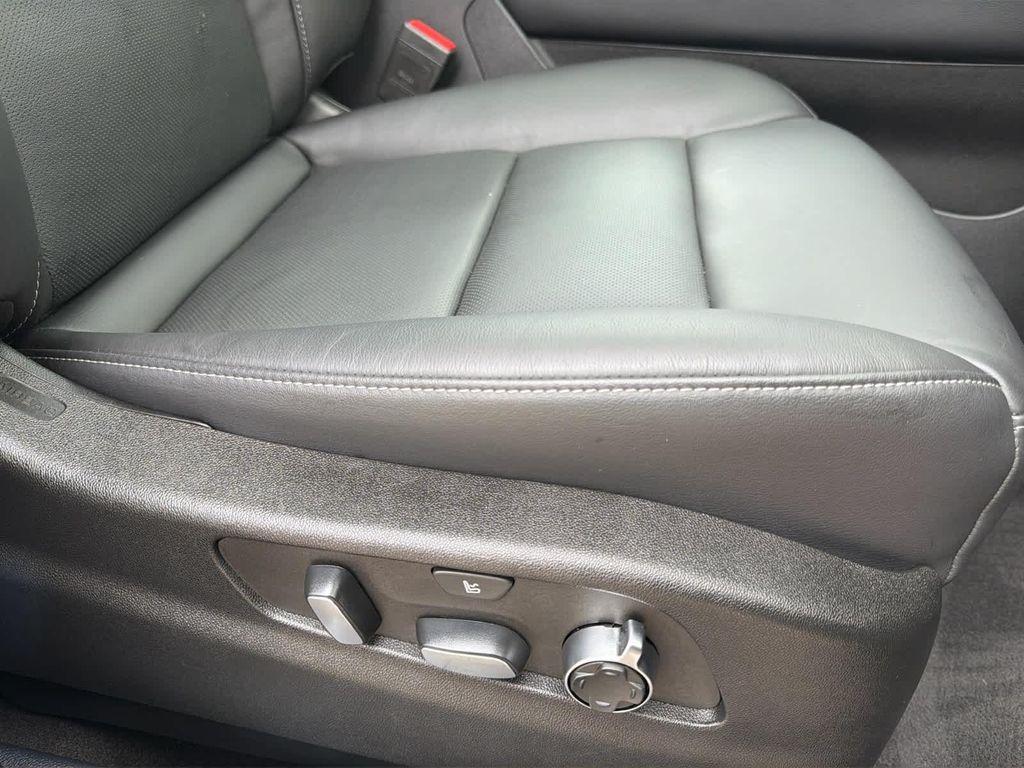 used 2024 Cadillac XT4 car, priced at $37,995