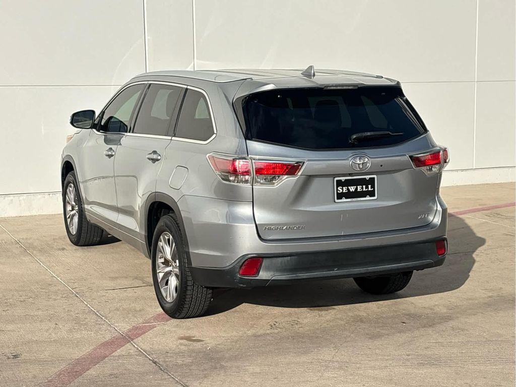 used 2015 Toyota Highlander car, priced at $17,995