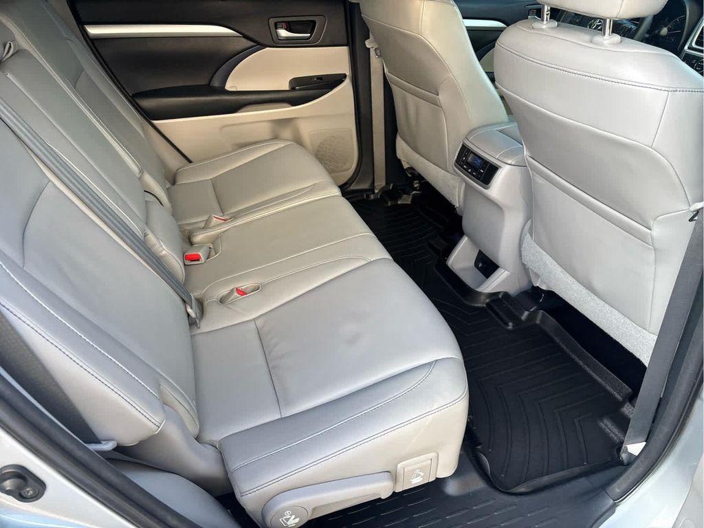 used 2015 Toyota Highlander car, priced at $17,995