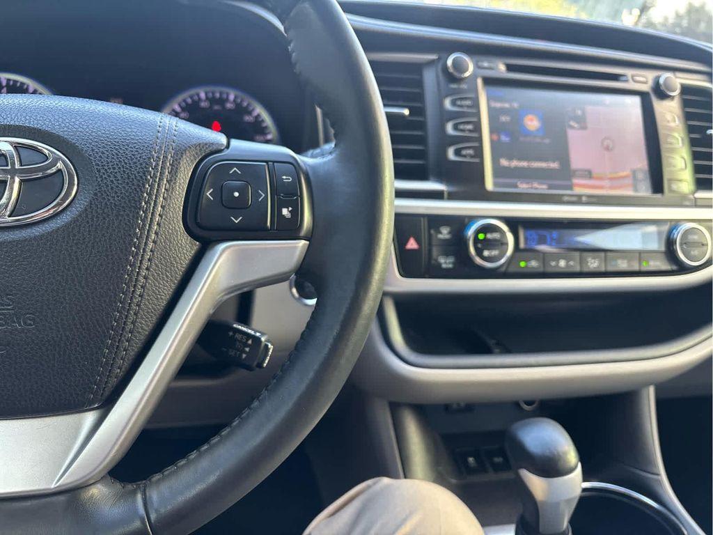 used 2015 Toyota Highlander car, priced at $17,995