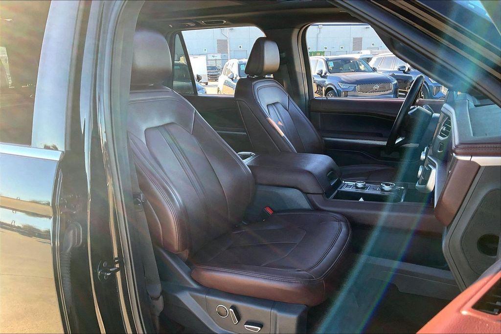 used 2024 Ford Expedition car, priced at $53,900