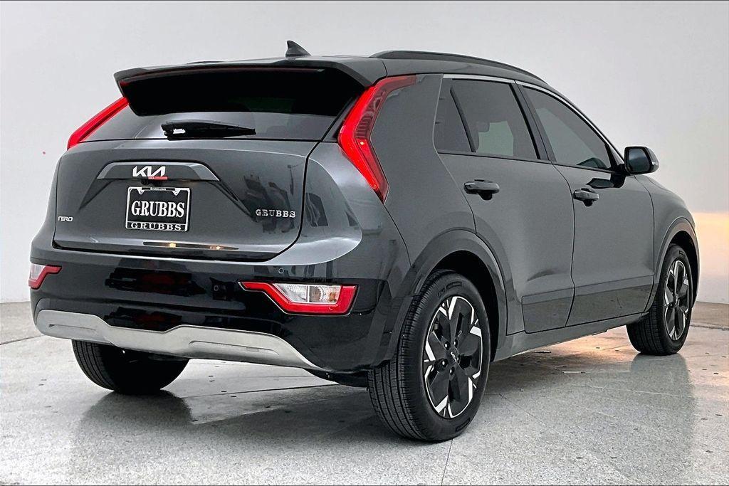 used 2025 Kia Niro EV car, priced at $26,000
