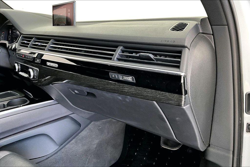 used 2018 Audi Q7 car, priced at $17,000