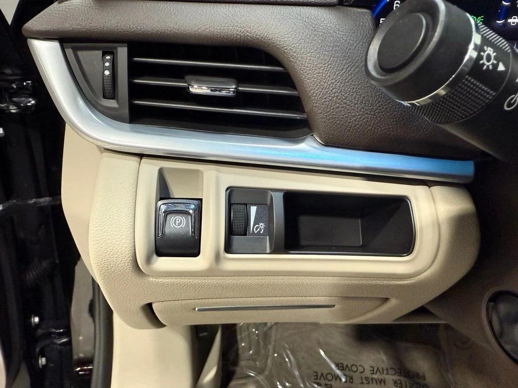 used 2013 Cadillac XTS car, priced at $9,650