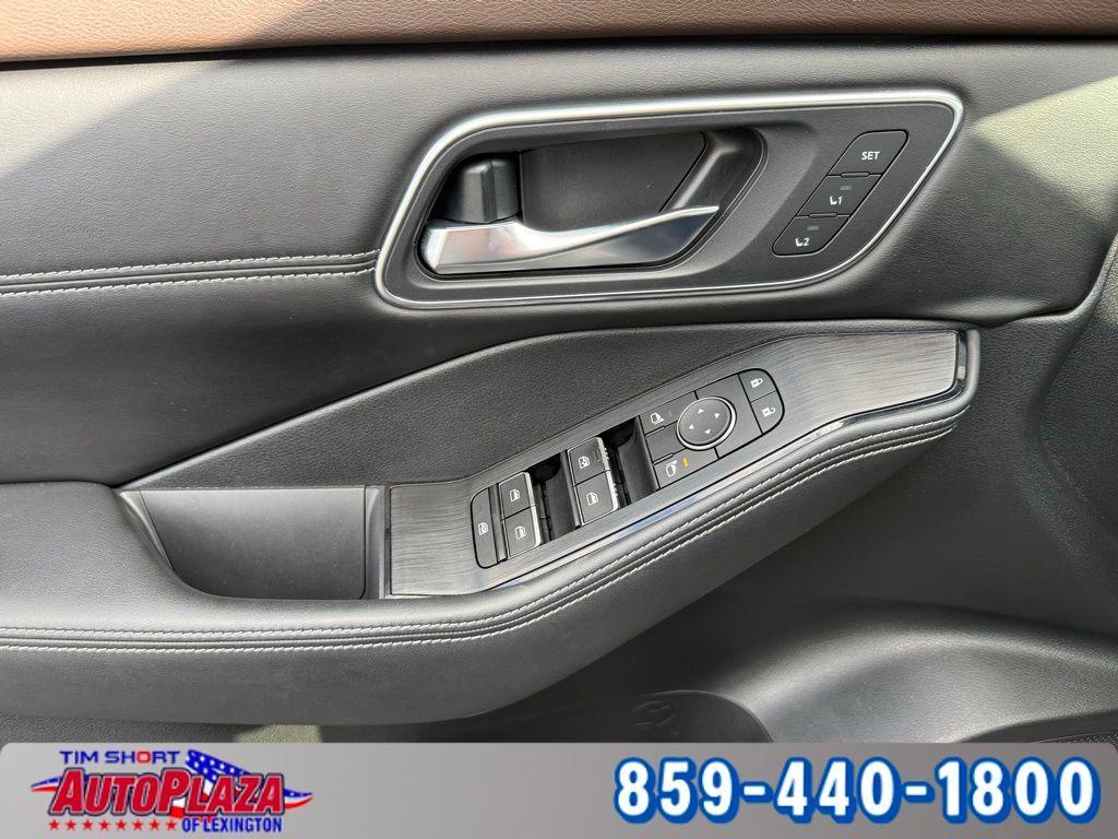 2022 Champagne Silver Nissan Rogue