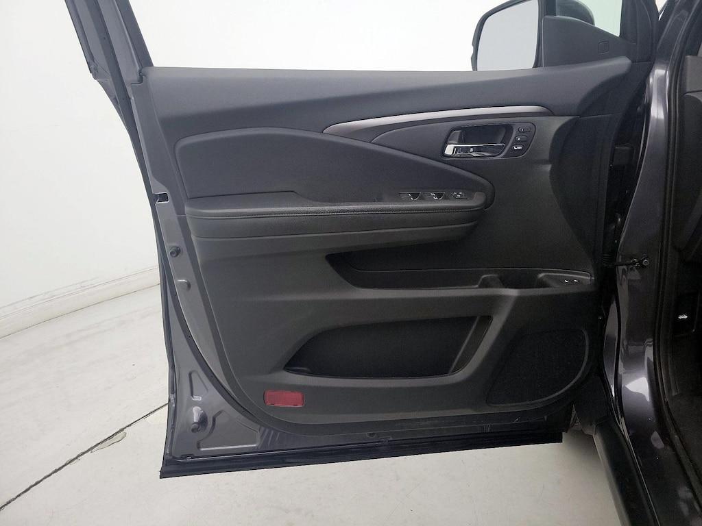 used 2019 Honda Pilot car, priced at $29,998