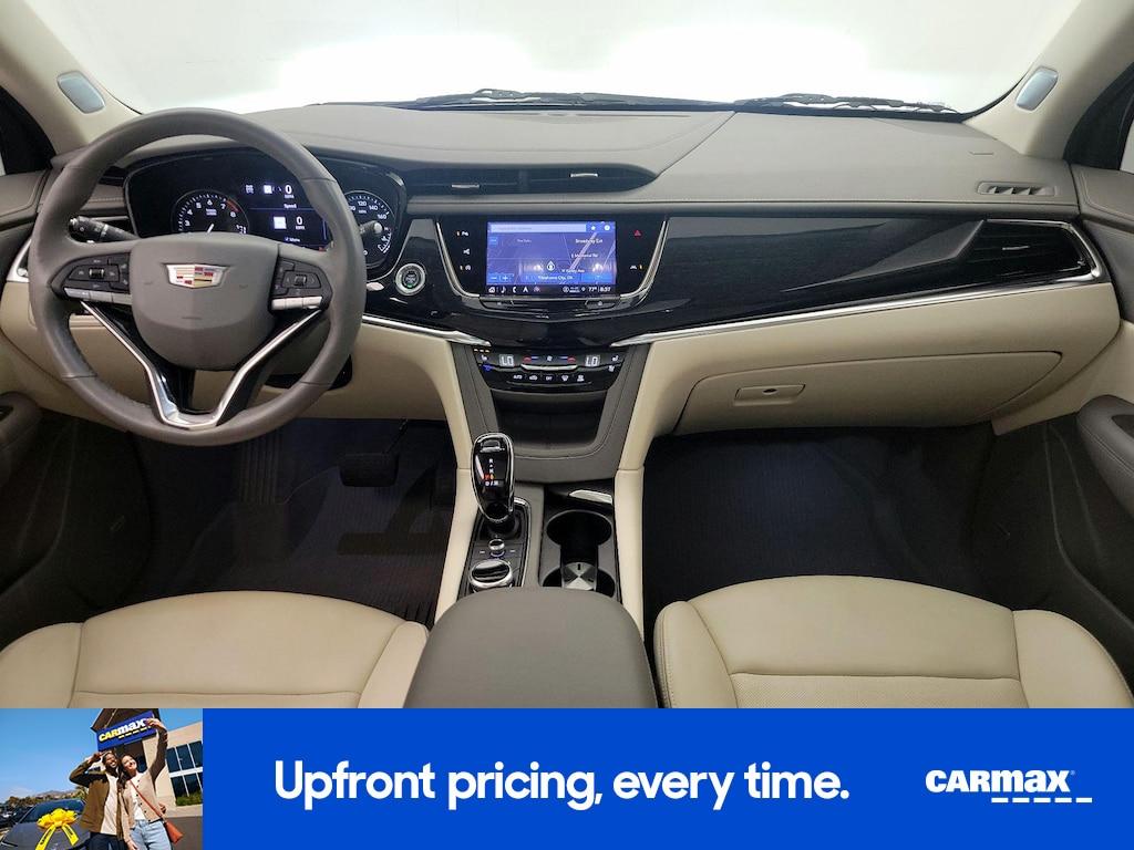 used 2023 Cadillac XT6 car, priced at $43,998