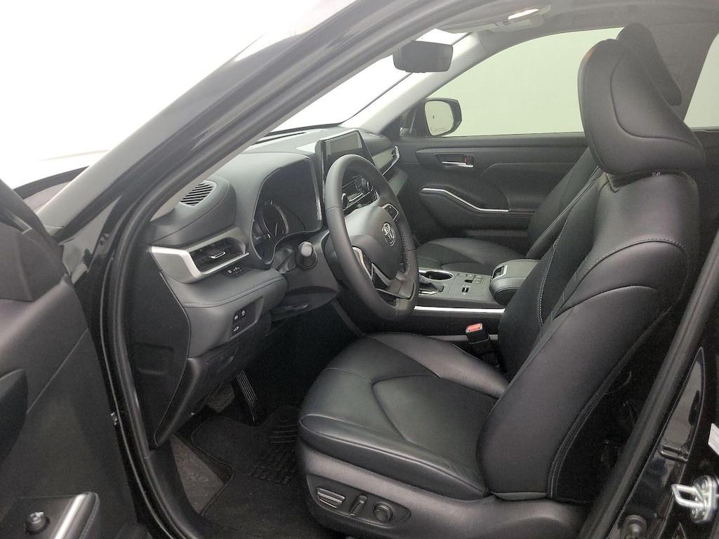 used 2024 Toyota Highlander car, priced at $41,998