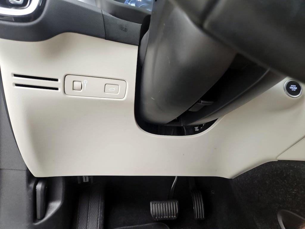 used 2020 Volvo XC40 car, priced at $22,998