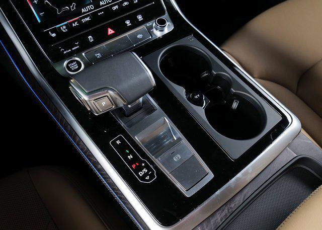 Audi Q7 view 15