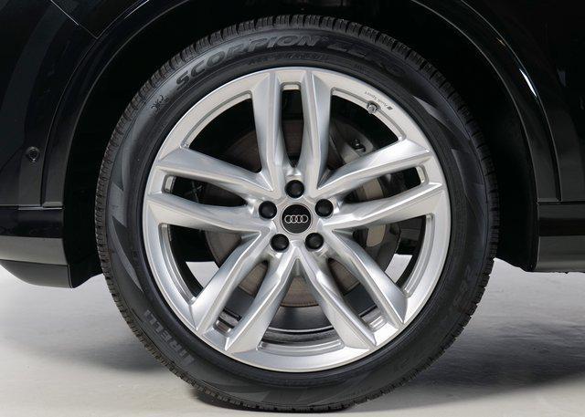Audi Q7 view 25