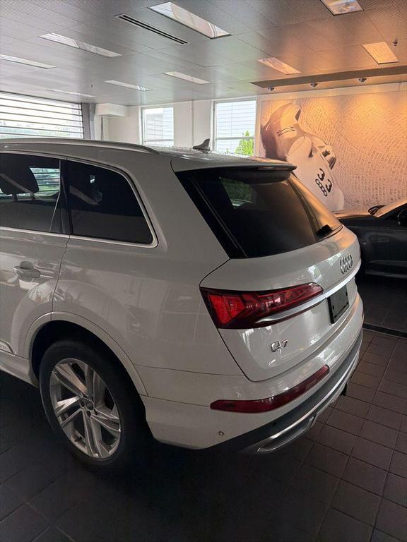 used 2020 Audi Q7 car, priced at $27,930