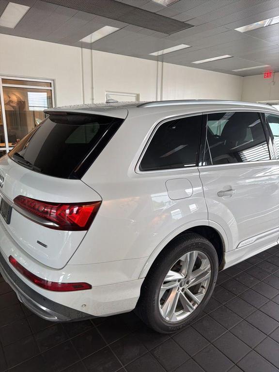 used 2020 Audi Q7 car, priced at $27,930