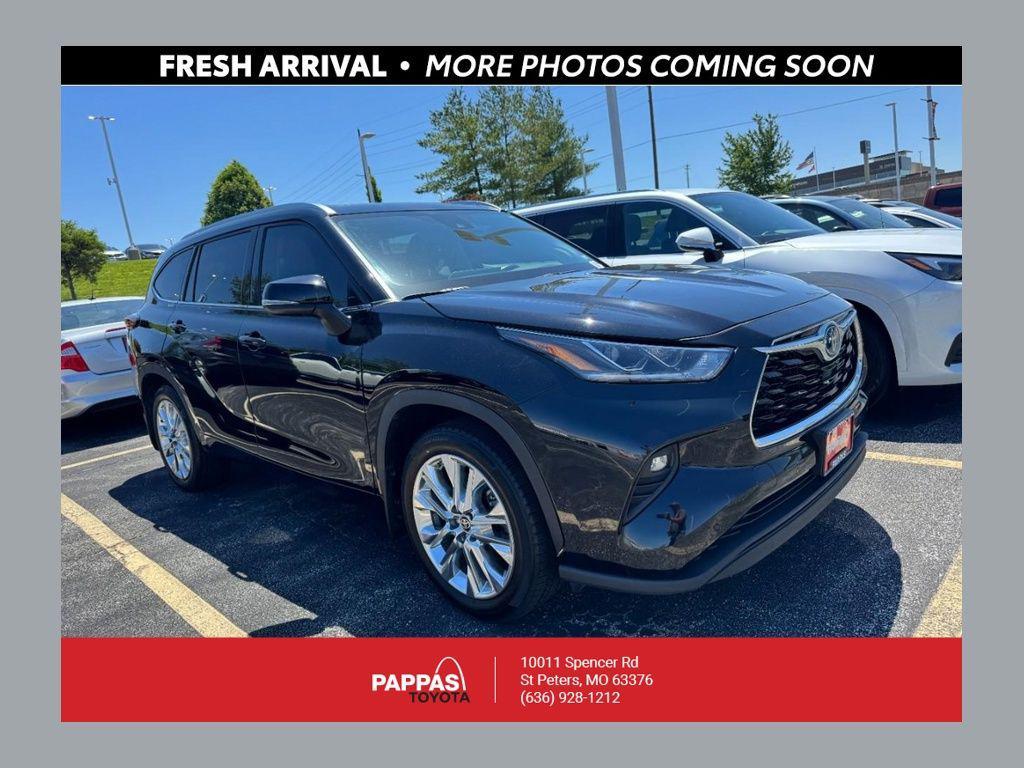 used 2023 Toyota Highlander Hybrid car, priced at $37,000