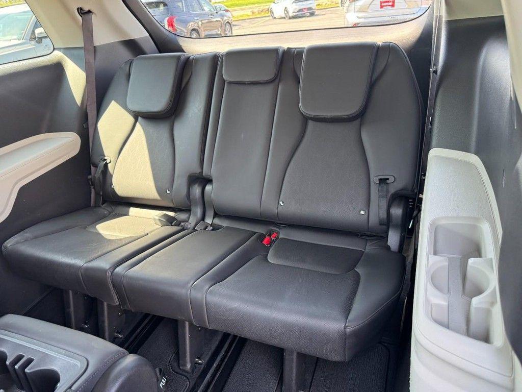 used 2024 Kia Carnival car, priced at $26,500