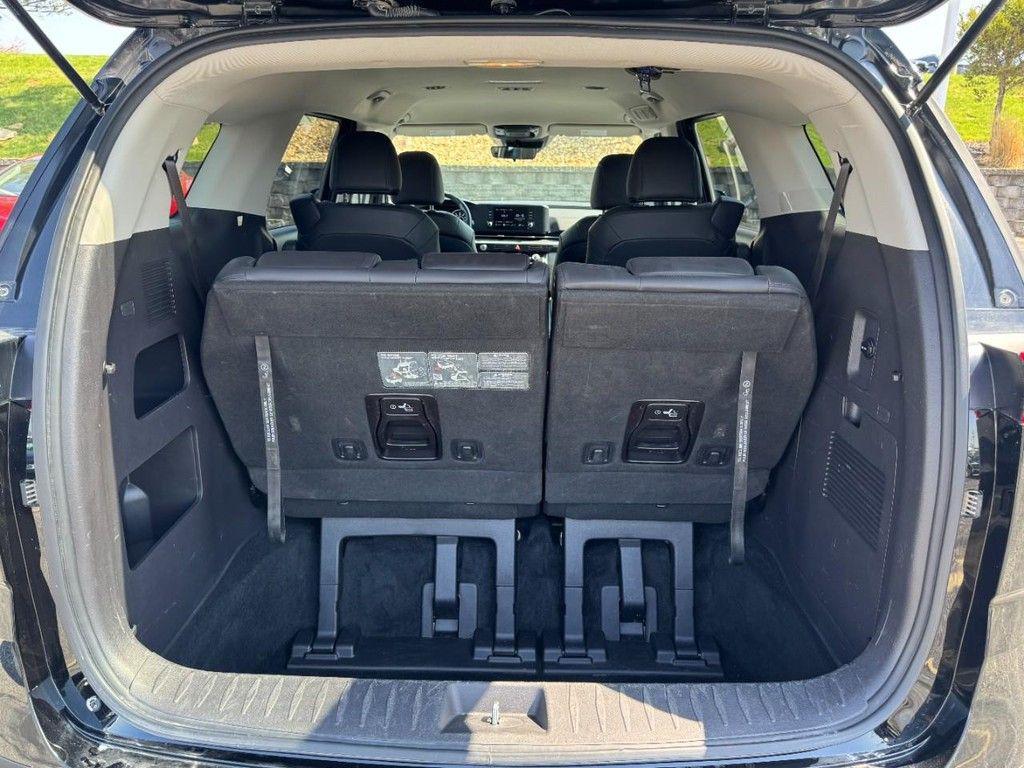 used 2024 Kia Carnival car, priced at $26,500