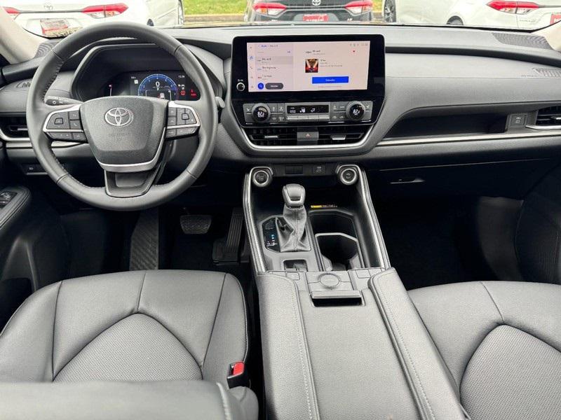 used 2025 Toyota Grand Highlander car, priced at $46,000