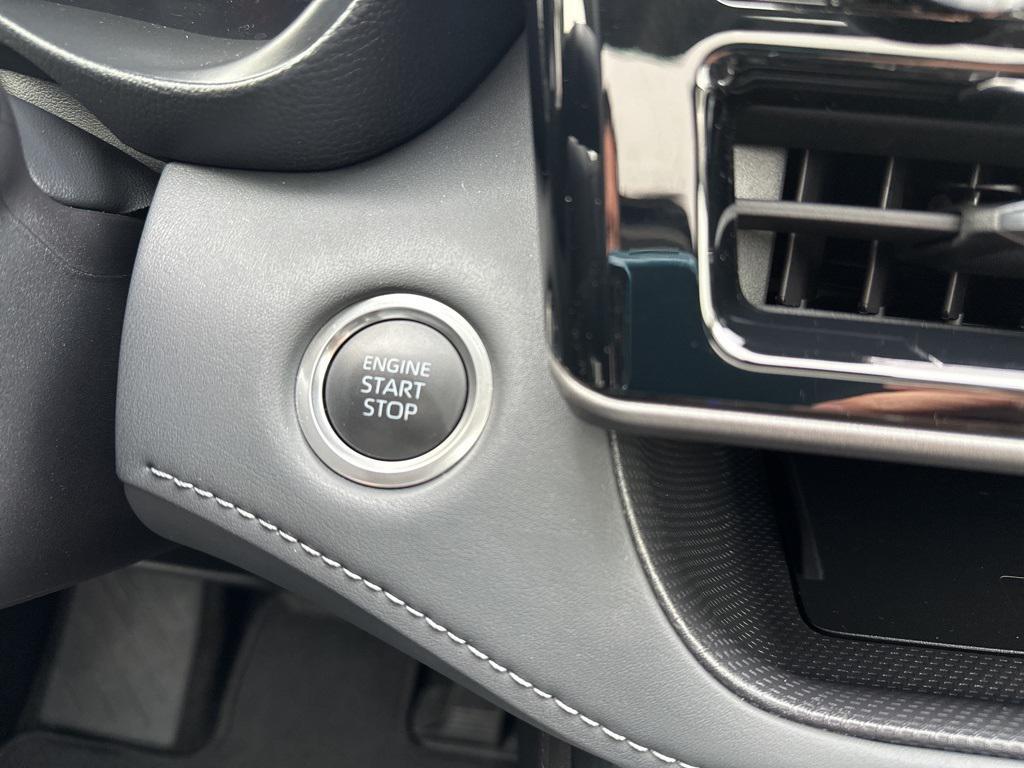 used 2025 Toyota Highlander car, priced at $52,076