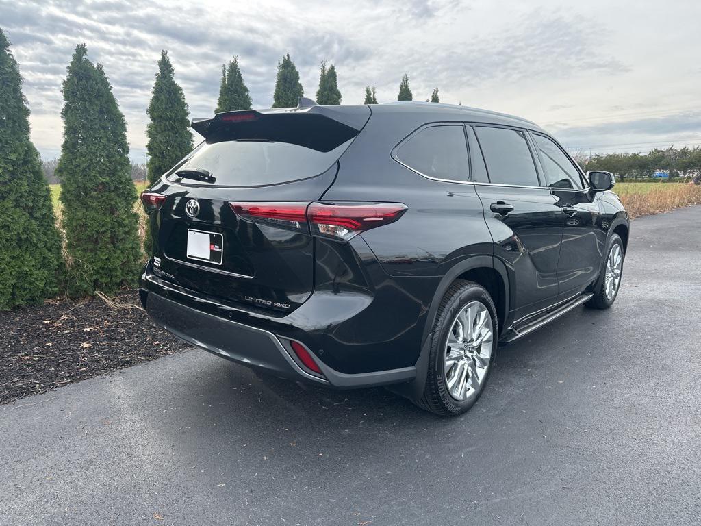used 2025 Toyota Highlander car, priced at $52,076