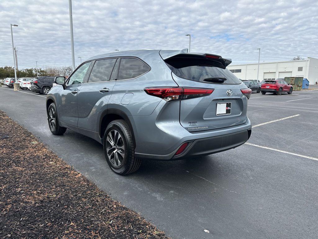 used 2020 Toyota Highlander car, priced at $27,123