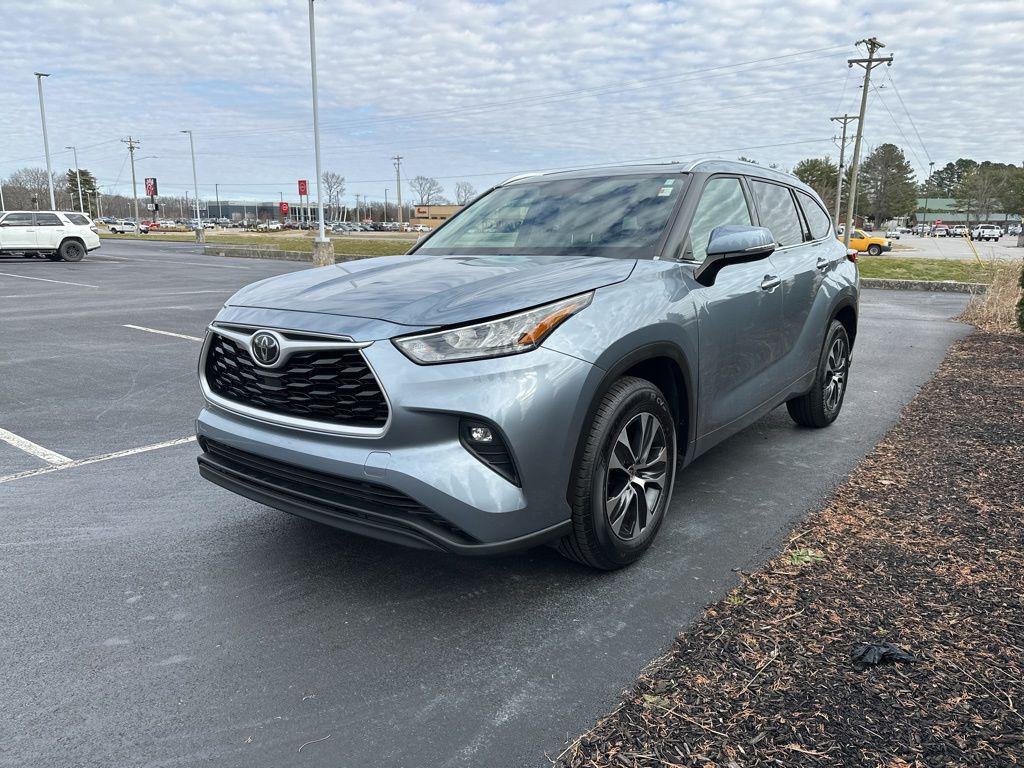 used 2020 Toyota Highlander car, priced at $27,123