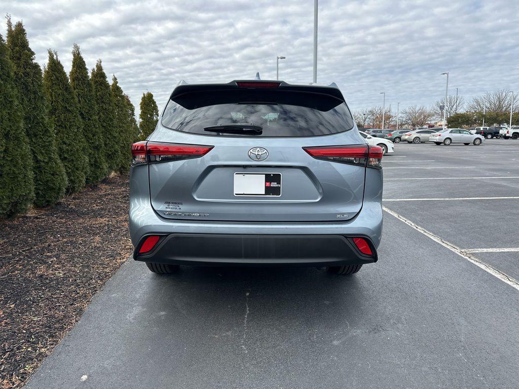 used 2020 Toyota Highlander car, priced at $27,123