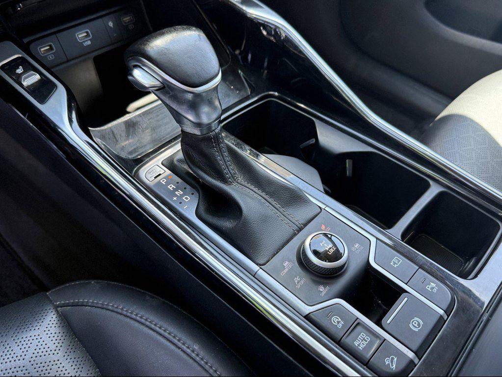 used 2023 Kia Sorento car, priced at $29,185