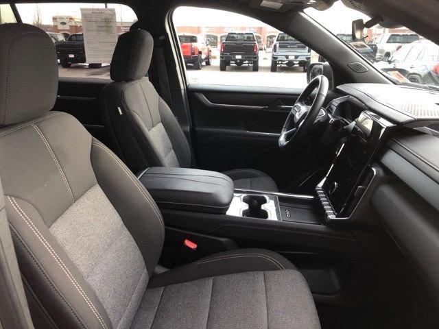 used 2025 GMC Acadia car, priced at $33,998