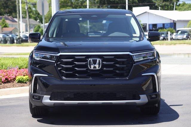 new 2025 Honda Pilot car, priced at $45,445