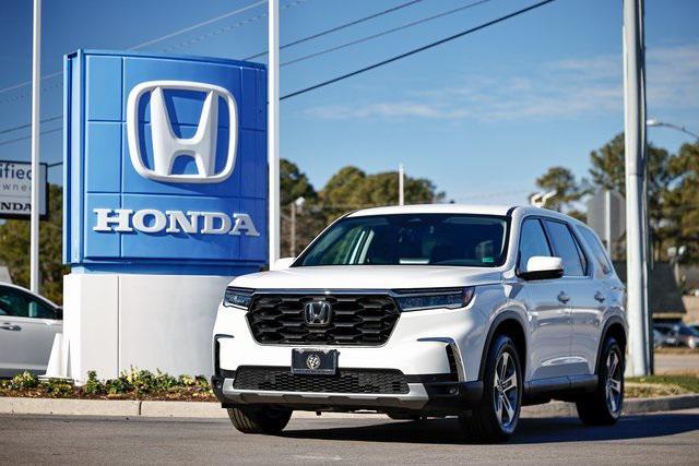 used 2025 Honda Pilot car, priced at $39,810