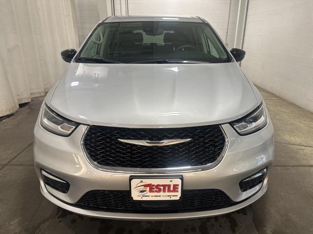 used 2024 Chrysler Pacifica car, priced at $28,425