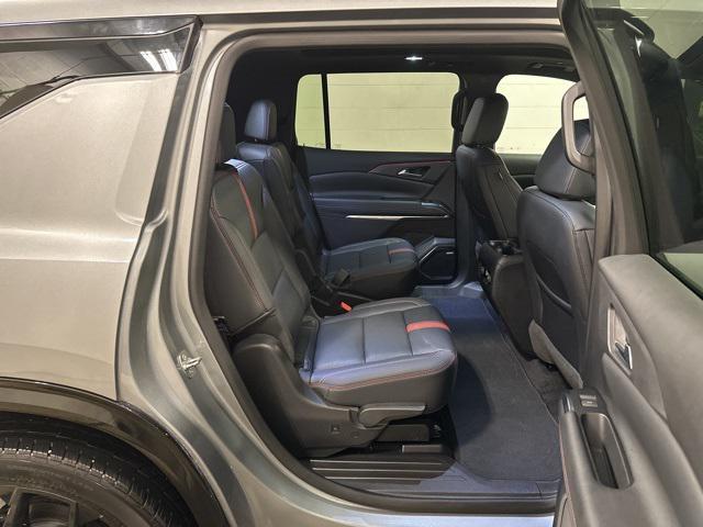 used 2024 Chevrolet Traverse car, priced at $44,549