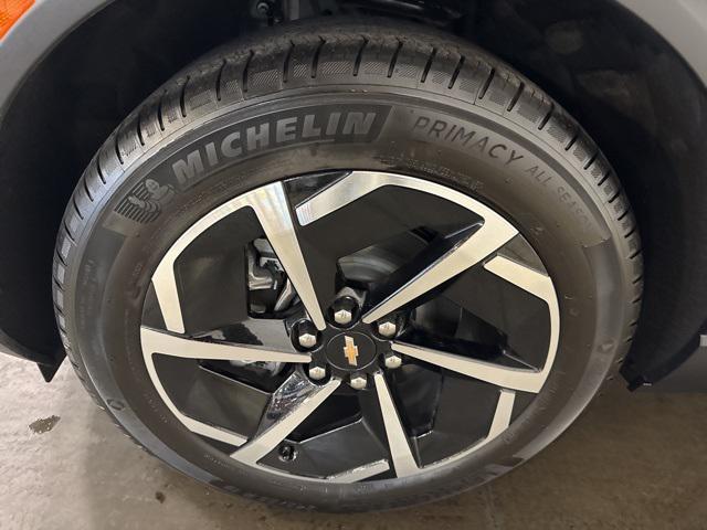 used 2025 Chevrolet Equinox EV car, priced at $22,899