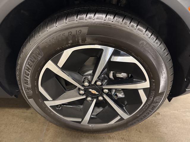 used 2025 Chevrolet Equinox EV car, priced at $22,899