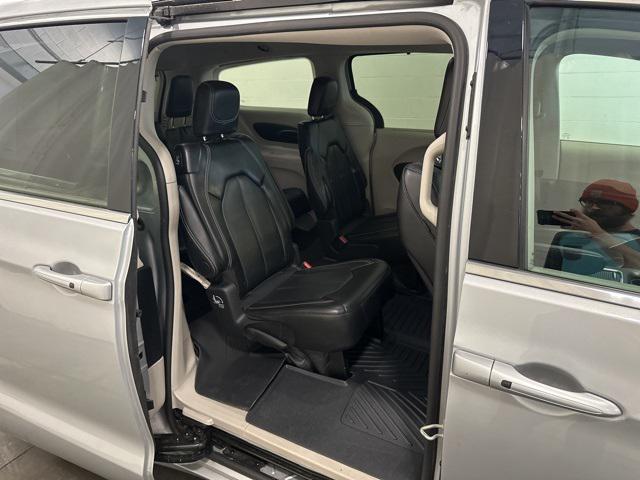 used 2024 Chrysler Pacifica car, priced at $28,378