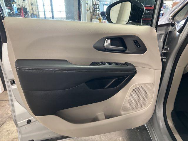used 2024 Chrysler Pacifica car, priced at $26,927