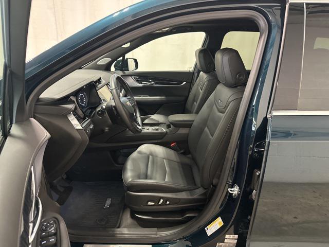 used 2025 Cadillac XT6 car, priced at $50,500