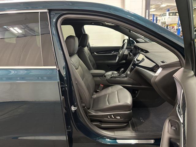 used 2025 Cadillac XT6 car, priced at $50,500