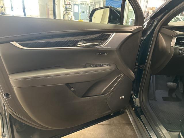 used 2025 Cadillac XT6 car, priced at $50,500