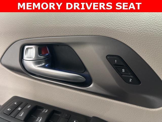 used 2024 Chrysler Pacifica car, priced at $28,914