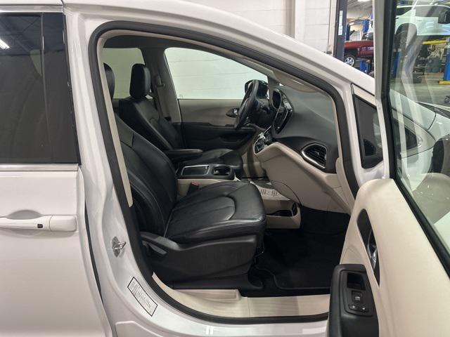 used 2024 Chrysler Pacifica car, priced at $28,914