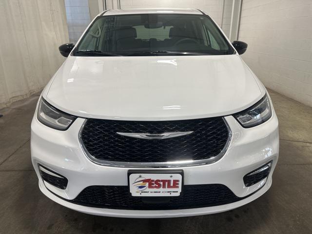 used 2024 Chrysler Pacifica car, priced at $28,914