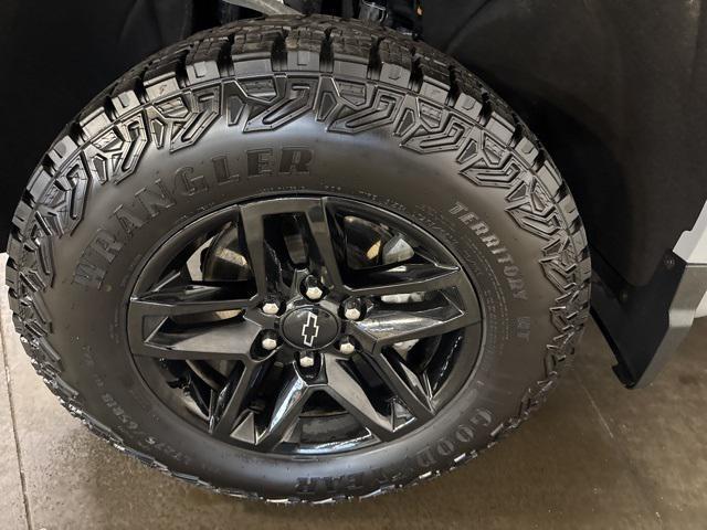 used 2025 Chevrolet Silverado 1500 car, priced at $41,886